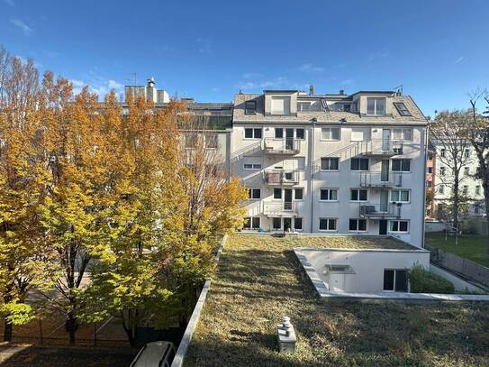 Garagenplatz inklusive! Helle 2-Zimmer-Wohnung mit Balkon und ruhigem Innenhofblick in Wien Ottakring - perfekt für Sin…