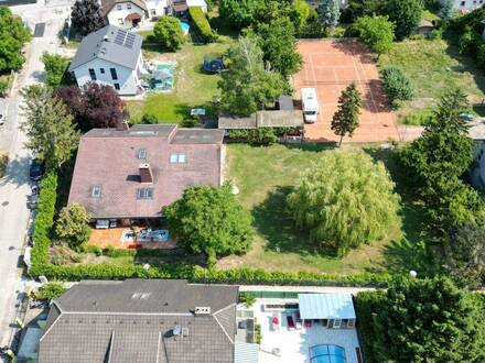 Luxus Pur, großes Haus, großer Garten, großer Keller & indoor Pool!