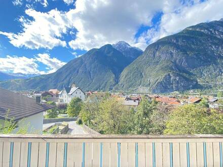 Renovierungsbedürftige 4-Zimmer-Wohnung mit großartigem Ausblick im Zentrum von Zams