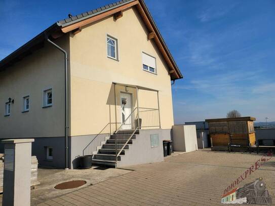 Familienidylle -Fertigteilhaus mit Pool und wunderbarer Aussicht auf das Weinviertel