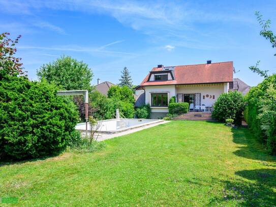 Gepflegtes Einfamilienhaus mit großem Garten und Pool