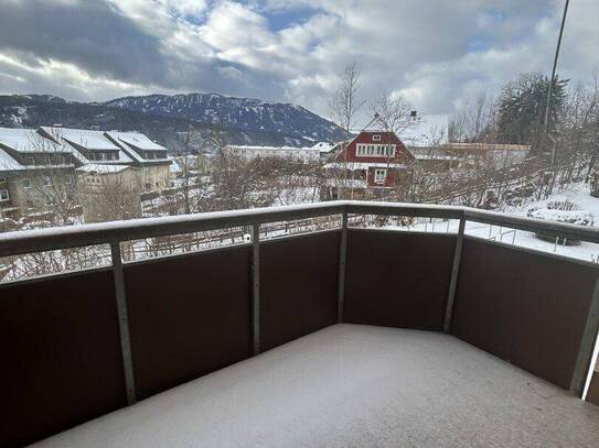 3 Zimmer Eigentumswohnung mit großem südseitigem Balkon und traumhaftem Weitblick