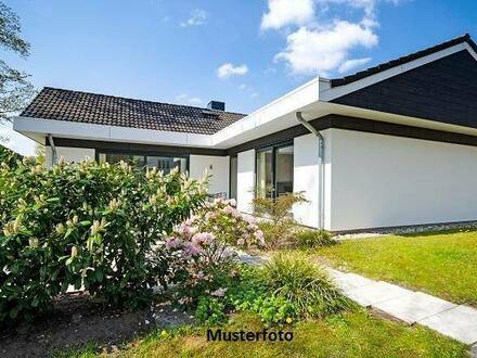 +++ 2-Familienhaus mit Garage und Carport +++