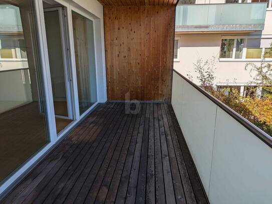 Preisreduktion! ATTRAKTIV, RUHIG UND MIT GROSSEM BALKON & TG-AAP