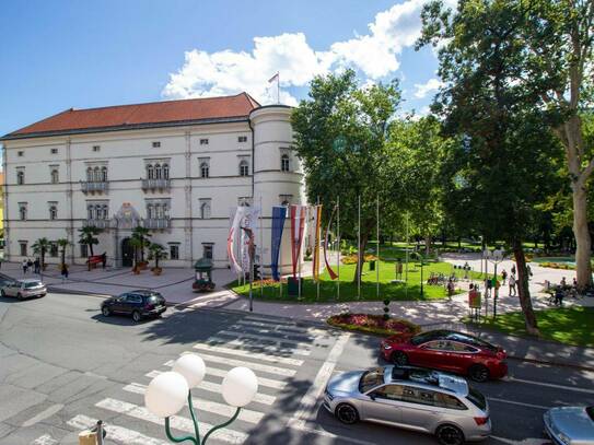 GEPFLEGTE UND CHARMANTE BÜRO- BZW. ORDINATIONSRÄUMLICHKEITEN DIREKT IM STADTZENTRUM VON SPITTAL! LASSEN SIE SICH DIESE…