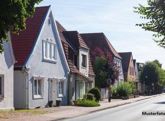 Einfamilienhaus mit Garage