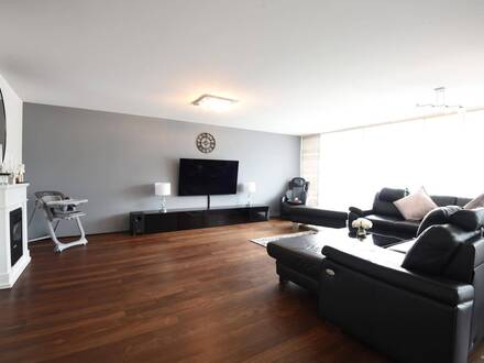 Höchst: Repräsentative Wohnung mit großzügiger Terrasse zu verkaufen