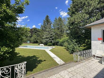 Wohlfühl-Bungalow mit traumhaften Garten und riesigen Pool