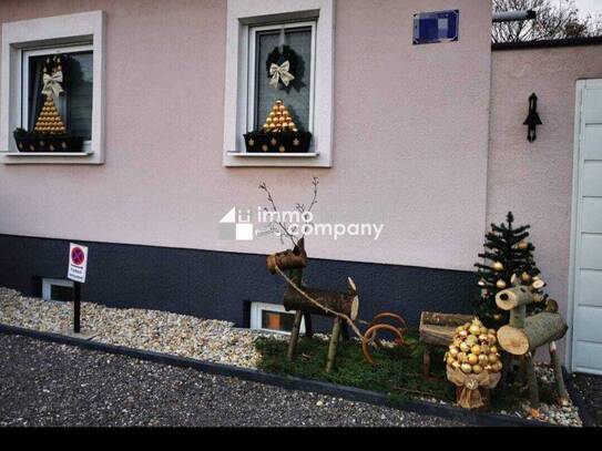 HIER LÄSSTS SICH AUF EINER EBENE WOHNEN - Bungalow mit Wohlfühlgarten und großem Parkplatz