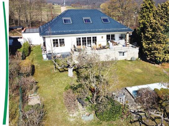 Breitenfurt Ost - Einfamilienhaus mit weitläufigem Garten & Pool in Toplage nahe dem Golfplatz