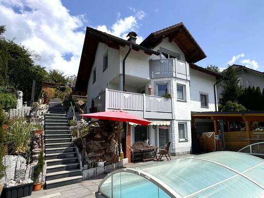 Wohnoase in ruhiger Lage mit Pool und Gartenhaus