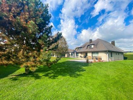 "Charmant & Imposant" Landhaus mit traumhafter Grün - Oase!