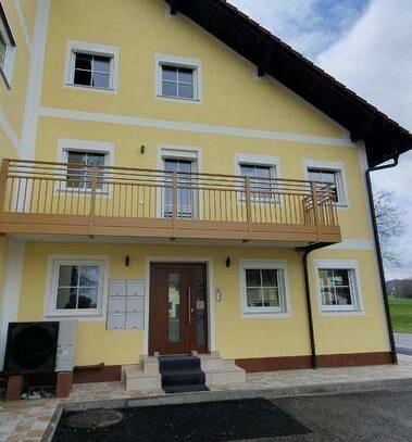 ERSTBEZUG: hochwertige 3-Zimmer Wohnung mit Balkon