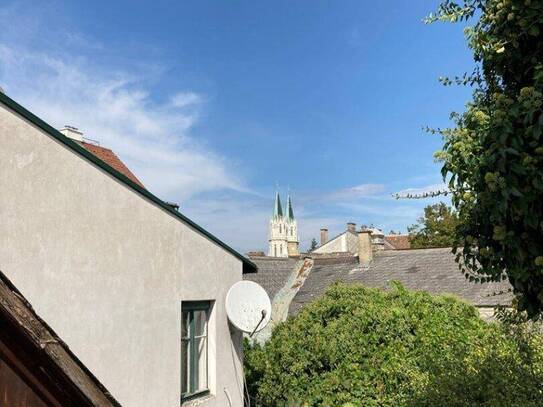 Winzerhaus mit Stiftsblick mitten in Klosterneuburg: 6 Zimmer, 134,61m² + Innenhof, Lagerräume und Garage!