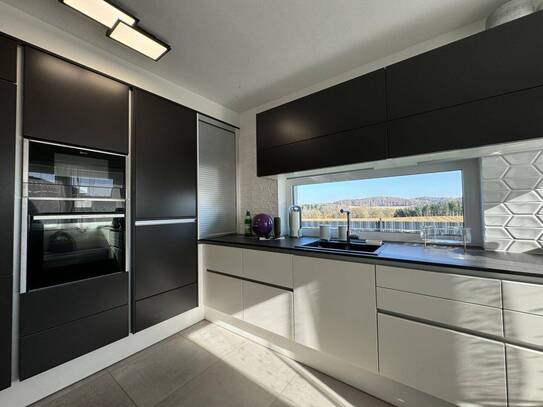 Fernitz-Mellach! Traumhaus in sonniger Lage - Doppelcarport - tolle Poolanlage - perfekte Energieeffizienz - extrem nie…