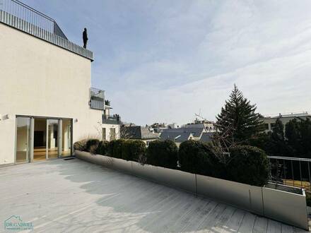 PRACHTVOLLE ALTBAUMIETE MIT GROSSER TERRASSE UND GARAGE IM HAUS