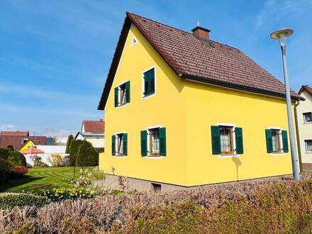 Preisgünstiges Einfamilienhaus mit Nebengebäude