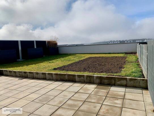 Kalsdorf // Garten im 2.OG mit Ausblick und Westausrichtung