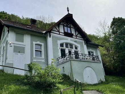 Traumhafte Immobilie mit Entwicklungspotential in grüner Oase mit schönem Garten und Fernblick | ZELLMANN IMMOBILIEN