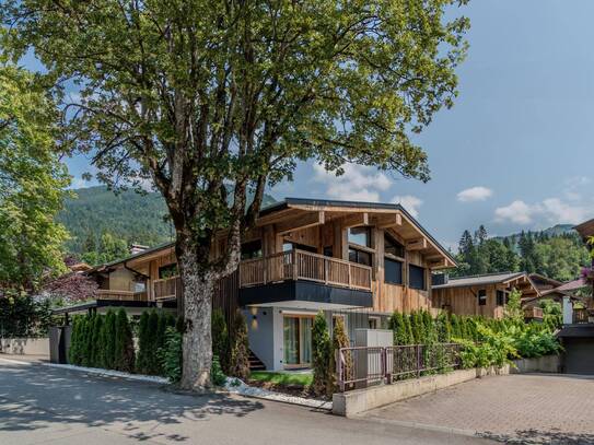 Exklusives, stilvolles Chalet mit Hahnenkammblick ( 05975 )