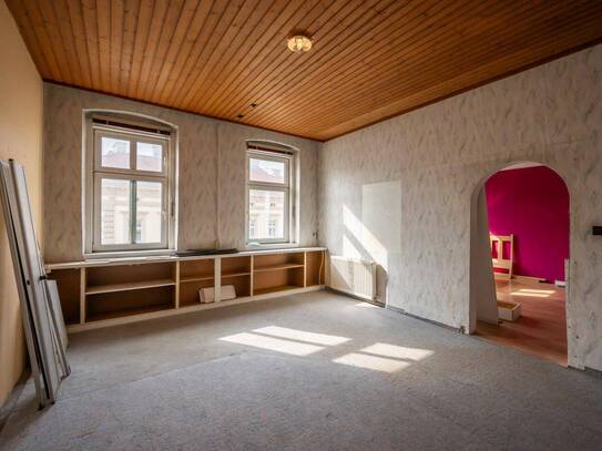 ++NEU++ Sanierungsbedürftige 3-Zimmer Altbau-Wohnung in tolle Lage - großes Potenzial!