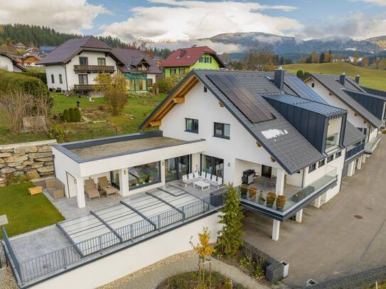 Modernes Einfamilienhaus mit Pool