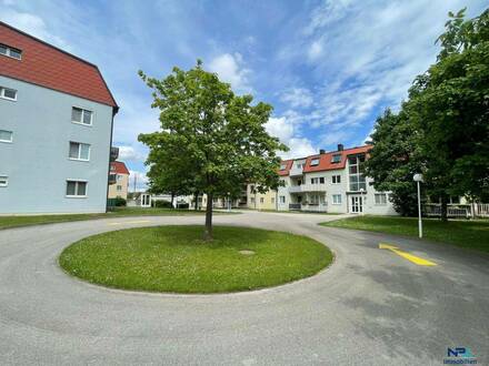 HELLE 3-ZIMMER-WOHNUNG MIT LOGGIA IM ERDGESCHOSS IN RUHELAGE