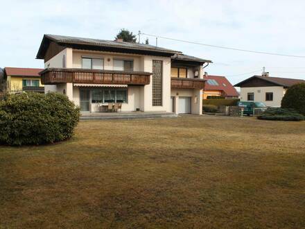 Schönes Wohnhaus mit großem Potential in absoluter Toplage in Farrach