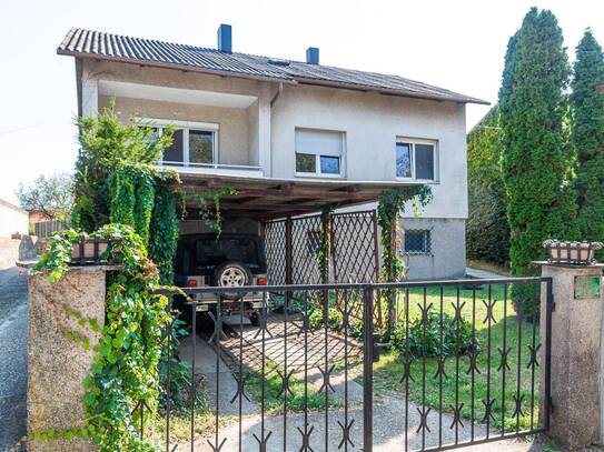 Renovierungsbedürftiges Wohnhaus mit Gästehaus in Neusiedl am See