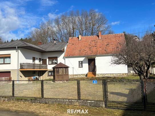 2 Häuser, ruhig gelegen, mit ebenem Garten