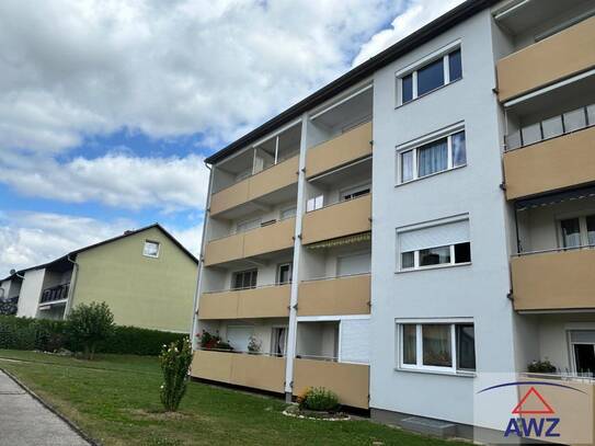 Kleine Eigentumswohnung mit großer Loggia!