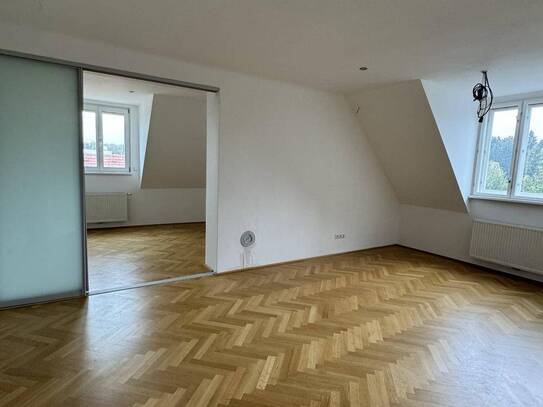 4-Zimmer-Dachgeschosswohnung mit Grünblick in gepflegtem Döblinger-Altbau