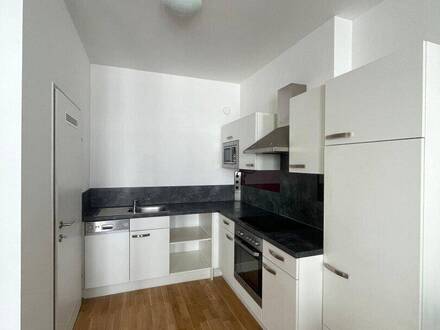 Großzügige, gepflegte 2-Zimmer-Wohnung mit möblierter Küche in Zentrumslage Ried