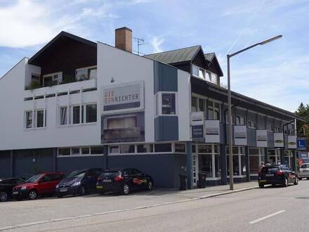 großzügige Lagerfläche in zentraler Lage