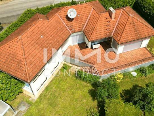 Lichtdurchfluteter, geräumiger Bungalow mit großer Terrasse Garten, Pool im Garten - Grüne Ruhelage