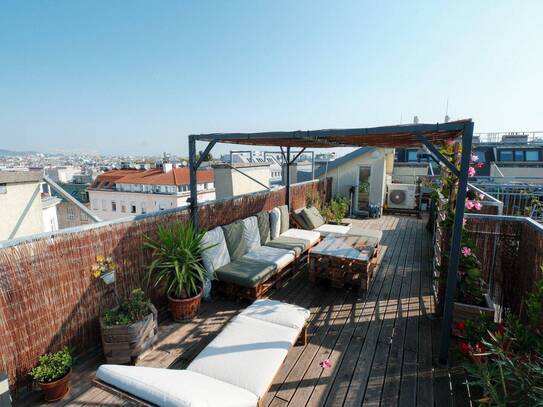 Unbefristete luxoriöse Dachgeschosswohnung in Ruheleage mit großer Terrasse