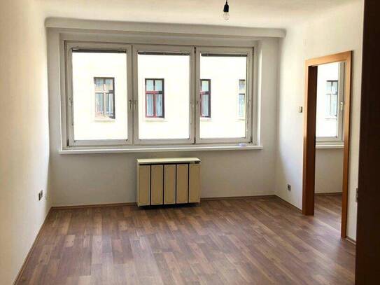 Helle ruhige 3 Zimmer mit Blick in den grünen Innenhof zentral in einem sanierten Haus