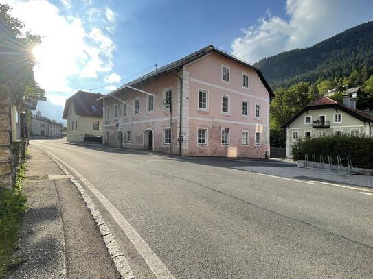 Attraktives Mehrfamilienhaus mit großem Entwicklungspotenzial in Bad Bleiberg