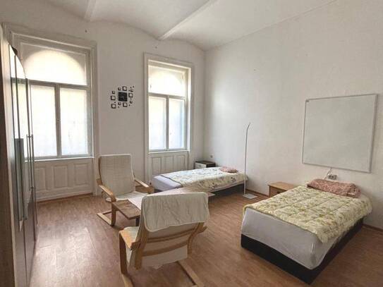 2-Zimmer Wohnung mit 2 Garagenplätzen im 4. Bezirk