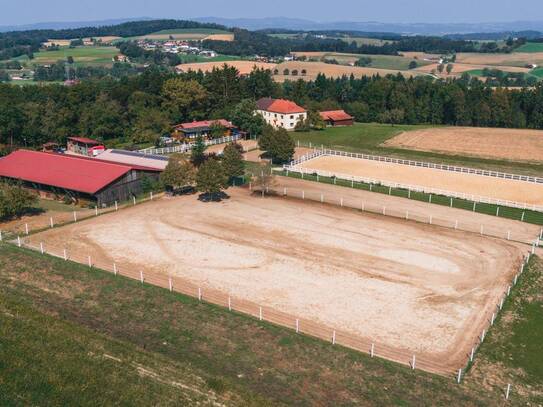 Exklusive Reitanlage mit laufendem Einstellbetrieb in idyllischer Lage