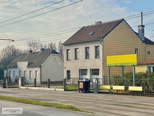 GROSSES UND FLEXIBLES HAUS /// GROSSZÜGIGE WOHNUNG, ROHDACHBODEN UND WERKSTATT /// STADTENTWICKLUNGSGEBIET SIMMERING