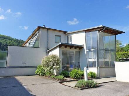 Attraktive 3-Zimmer Maisonette mit Terrasse und Eigengarten