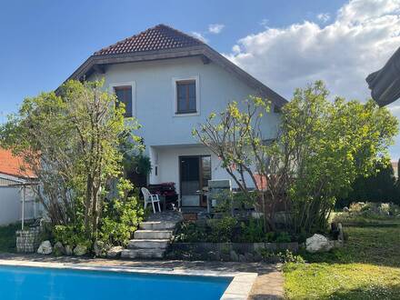 Neudörfl: Wunderschönes Einfamilienhaus mit Keller, Pool und traumhaften Blick ins Grüne