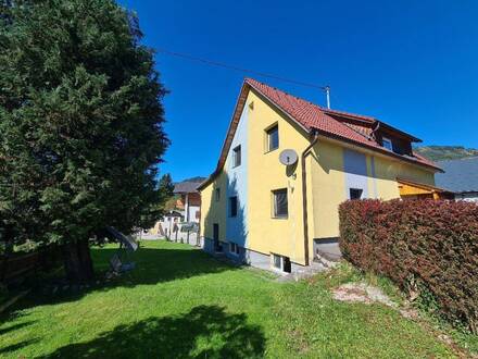 Großes Wohnhaus in sonniger, ruhiger Lage