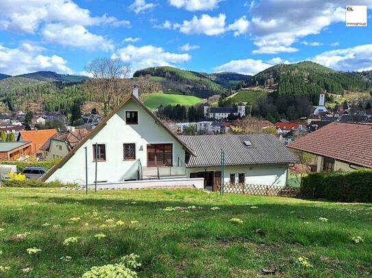 Aspang - Mehrfamilienhaus in schöner Aussichtslage - vielseitig nutzbar!