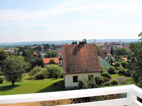 Wohnen in einer Altbau-Villa: Geräumige Mietwohnung (110m²) mit Balkon in ruhiger Lage in Fürstenfeld!