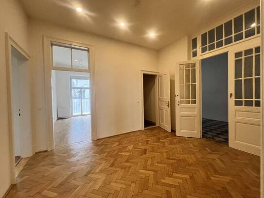 Einzigartige Lage, Altbau neu saniert!!! 3 extra Zimmer + Wohnküche und Balkon in der Körösistraße, ​​​​​​​Gewerbe/Ordi…