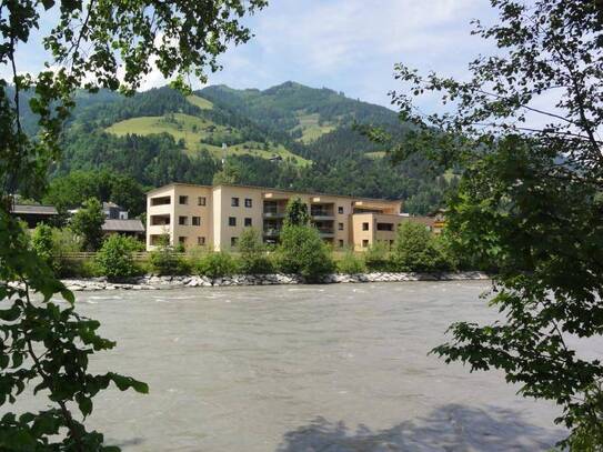 INVESTMENT ODER EIGENNUTZUNG - ATTRAKTIVE GARTEN- UND TERRASSENWOHNUNG- UNVERBAUBARER BLICK NAHE STADTZENTRUM - 3 Zimme…