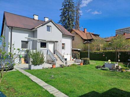 Eggenberg! Altbau-Stadtvilla auf einem Grundstück (WA 0,4-1,0) für Familien oder Unternehmer!