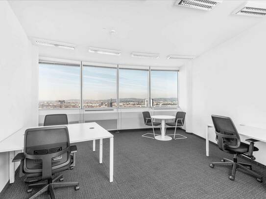 All-inclusive-Zugang zu professionellen Büroräumen für 5 Personen in Regus Millennium Tower